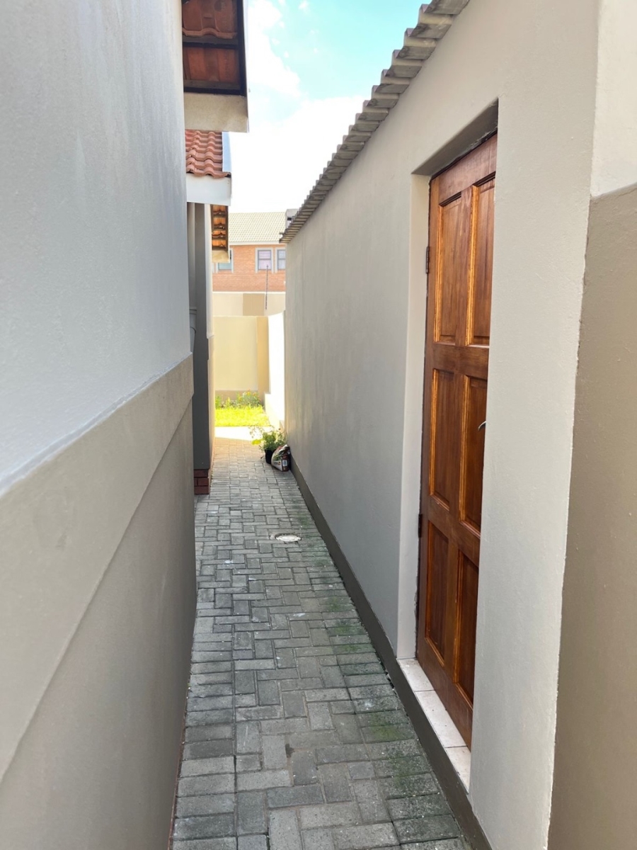 2 Bedroom Property for Sale in Hillside Free State
